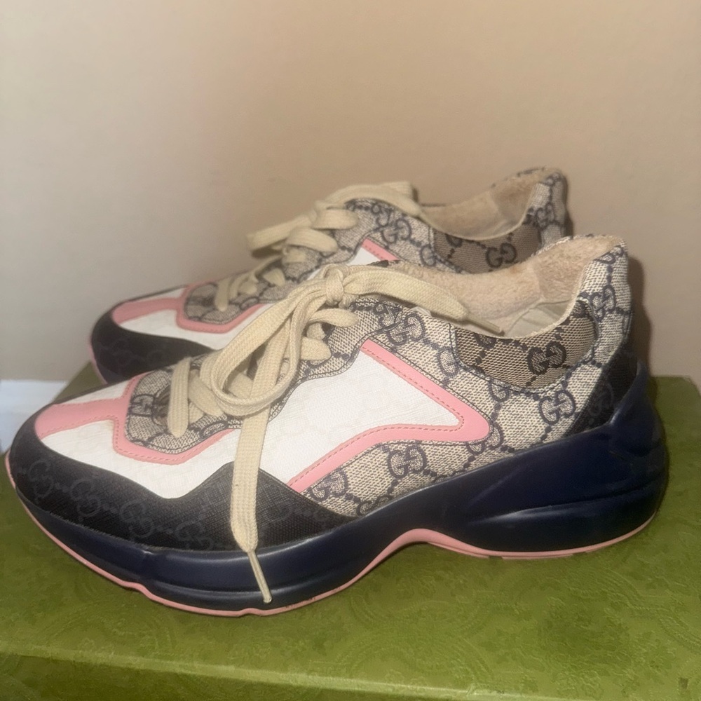 Gucci Pink and White Lace-Up Sneakers - Picture 4 of 7